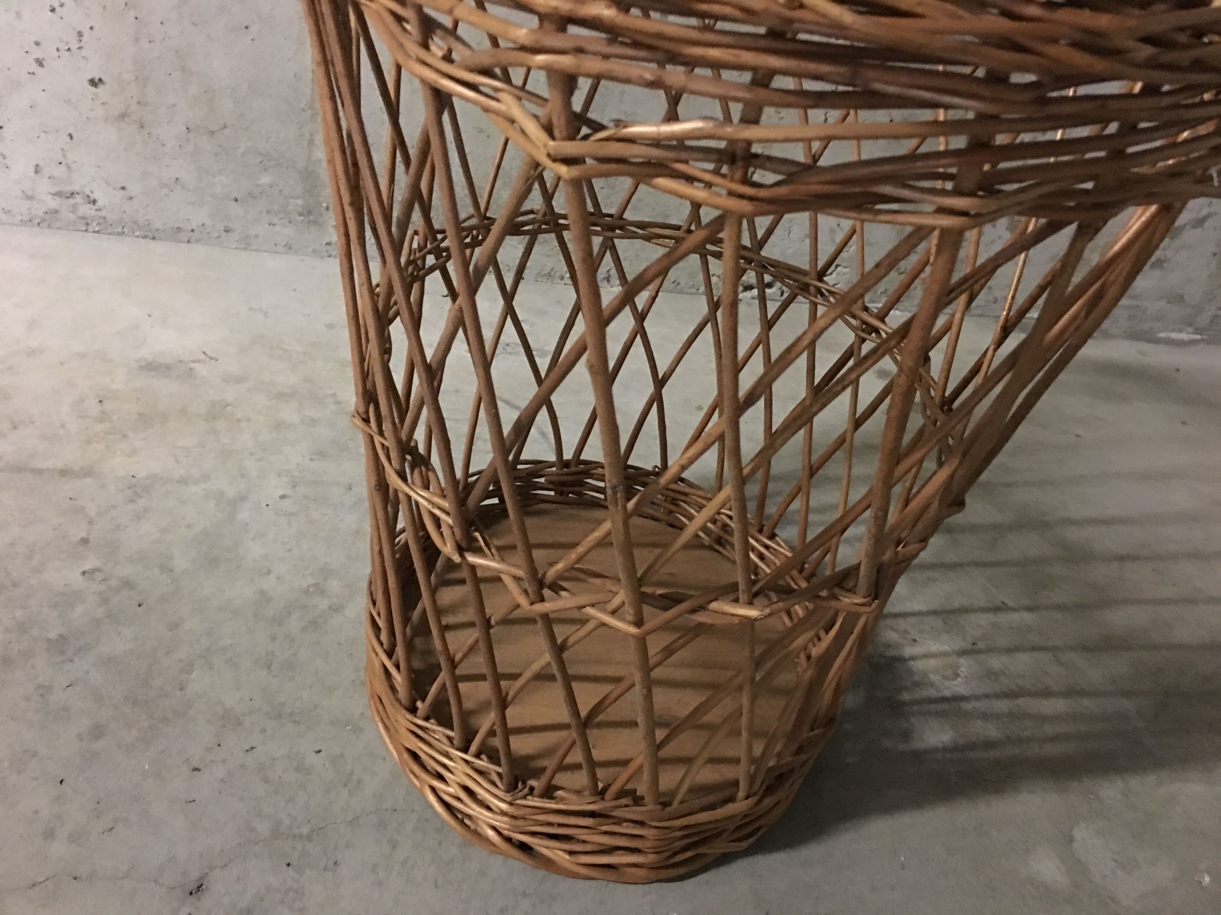 60s rattan basket