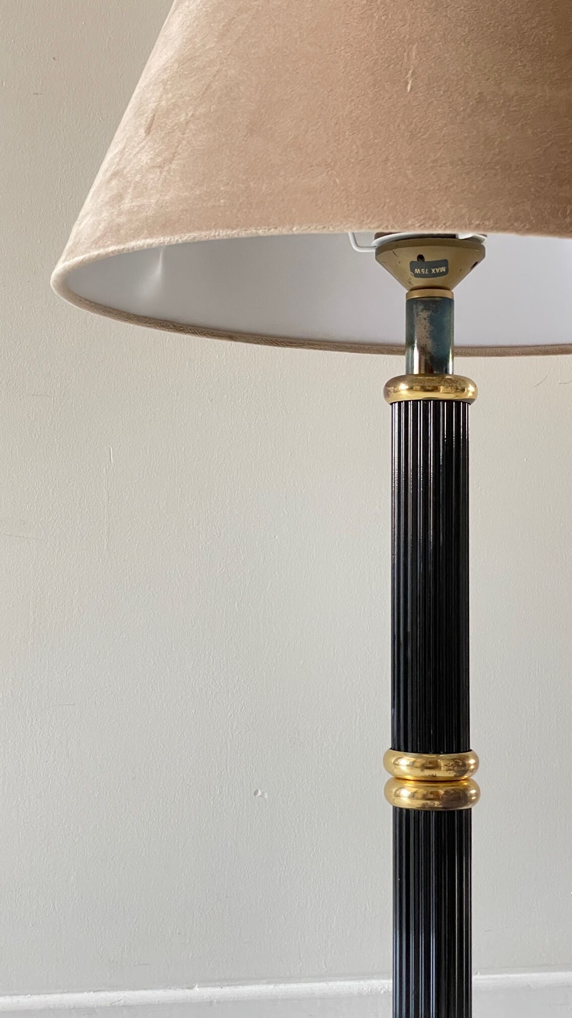 Lampe Le dauphin laiton et velours