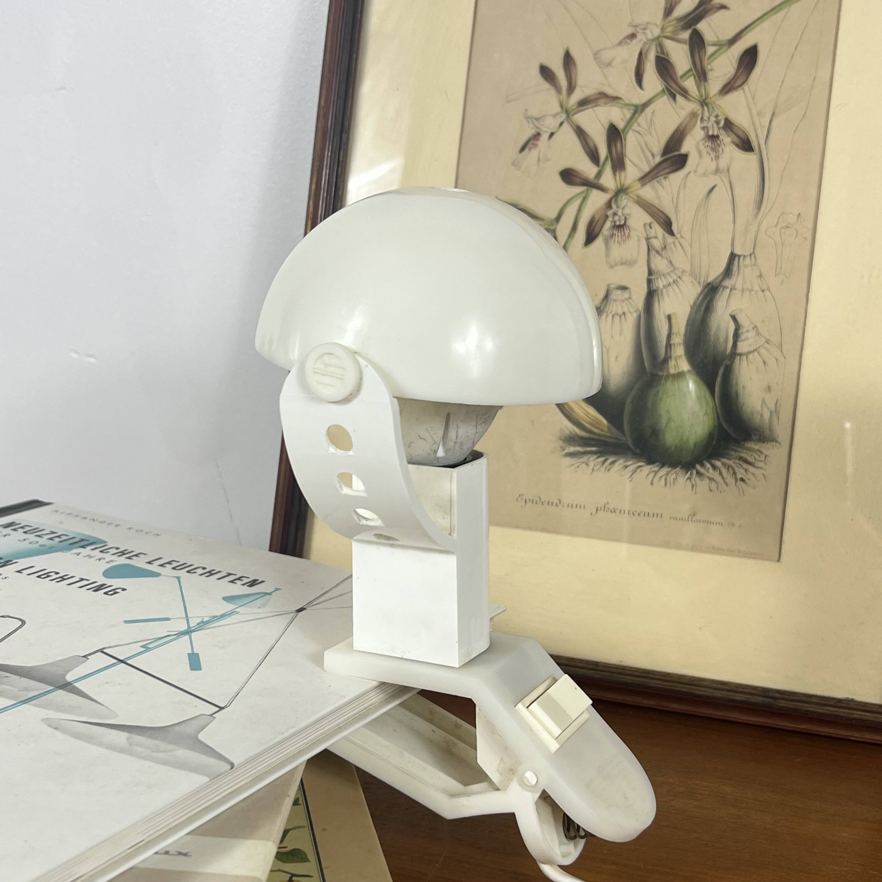 Small mushroom clip lamp Sarlam white plastic vintage night light