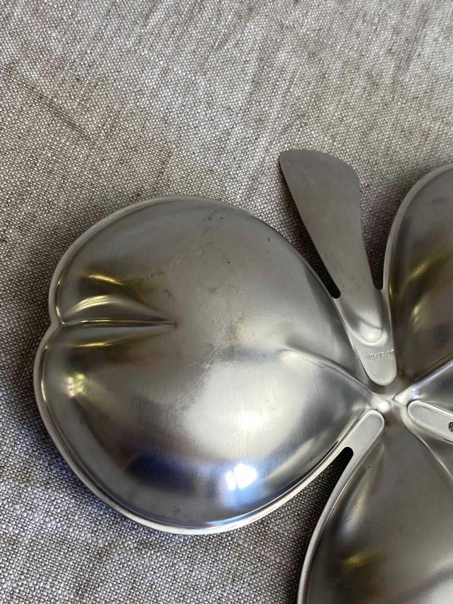 Stainless steel clover aperitif server