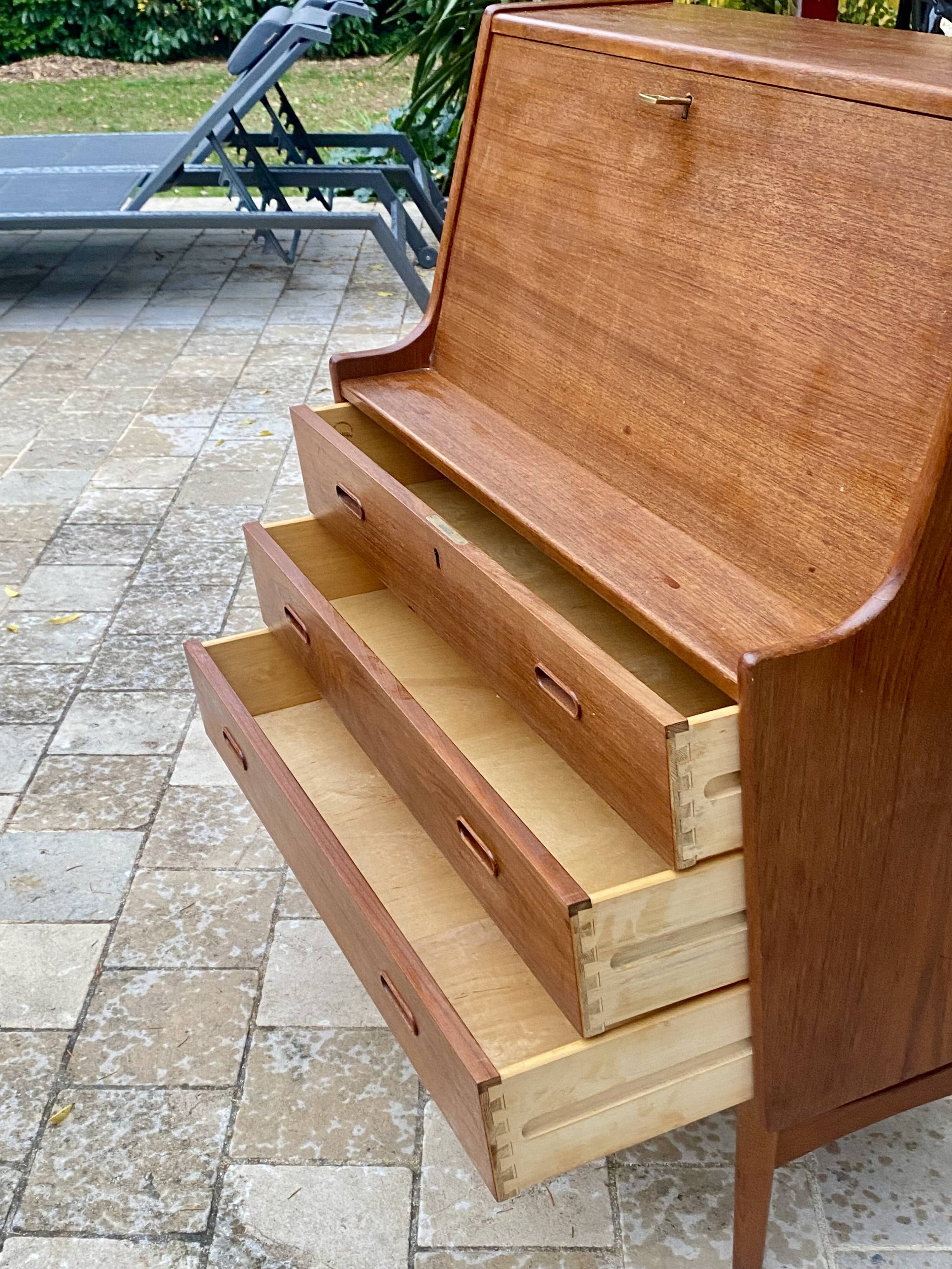 Danish secretary/desk model 37 by Arne Wahl Iversen for Vinde Møbe