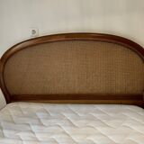 Lit double en cannage (matelas et sommier inclus)