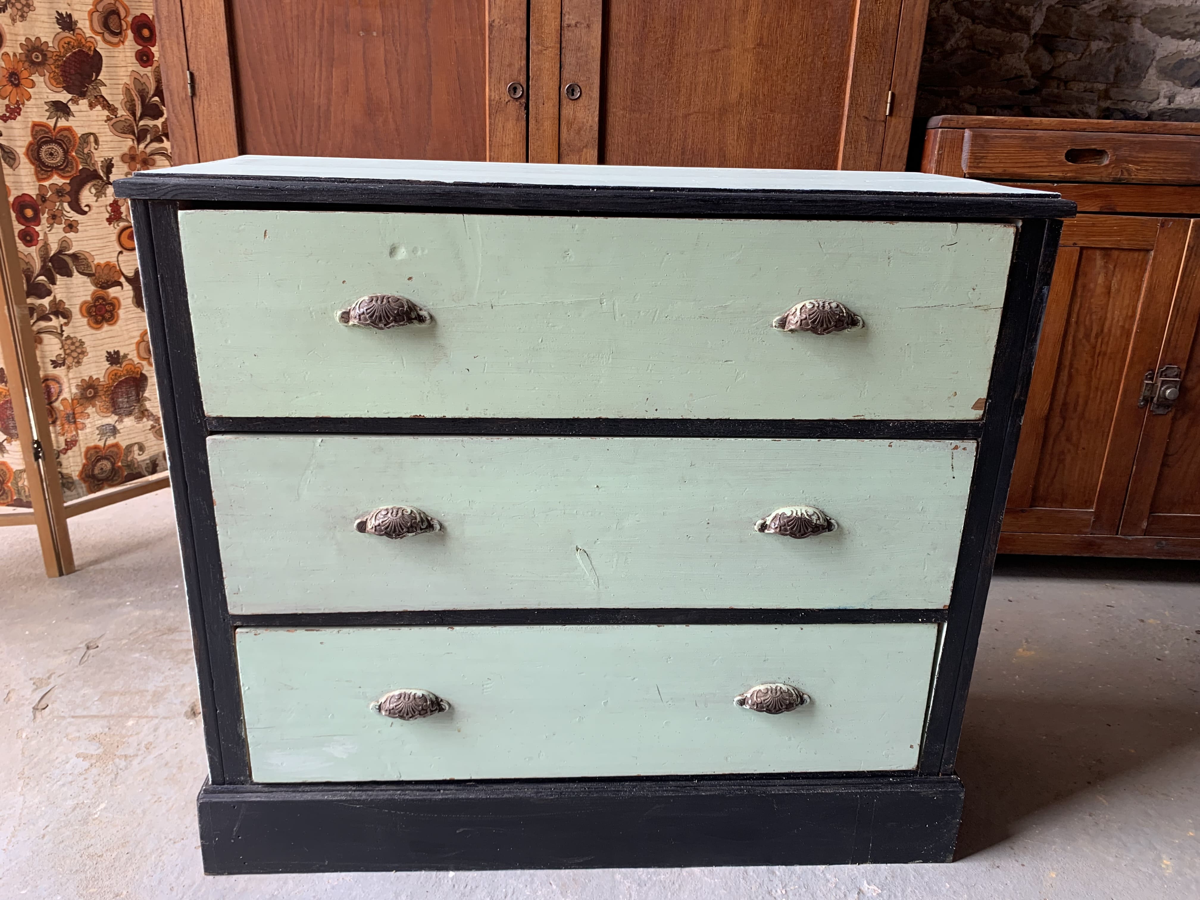Green chest of drawers 3 drawers