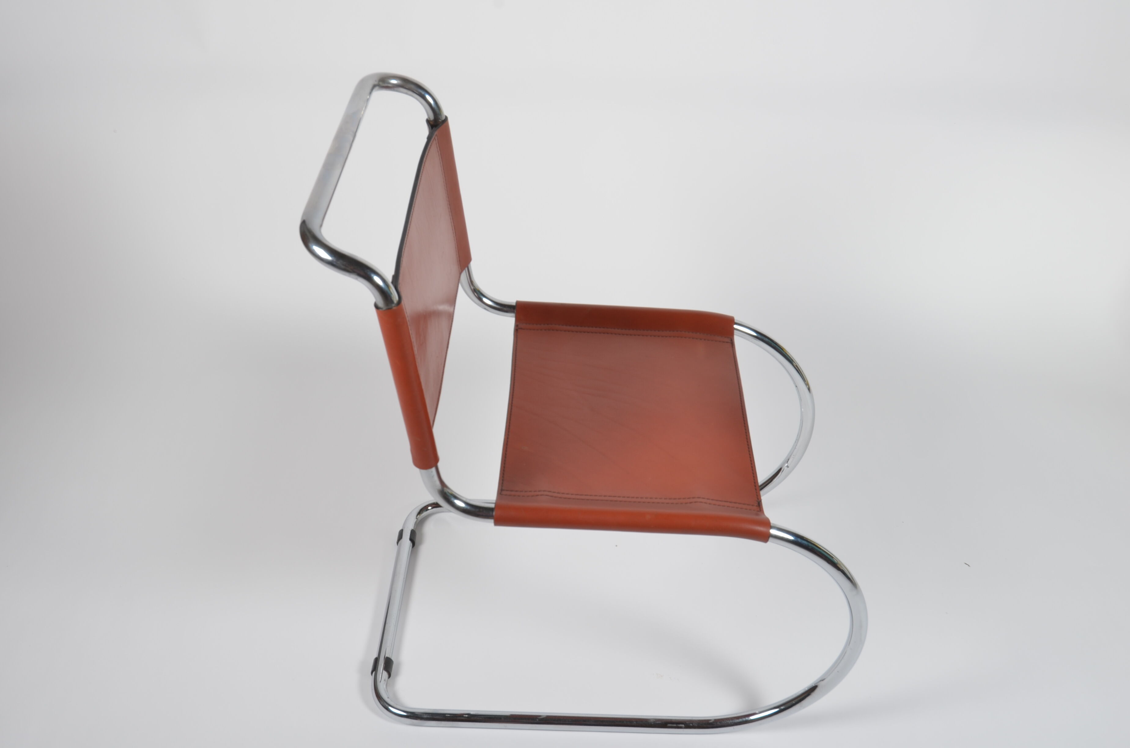 Chaise MR10 édition Thonet