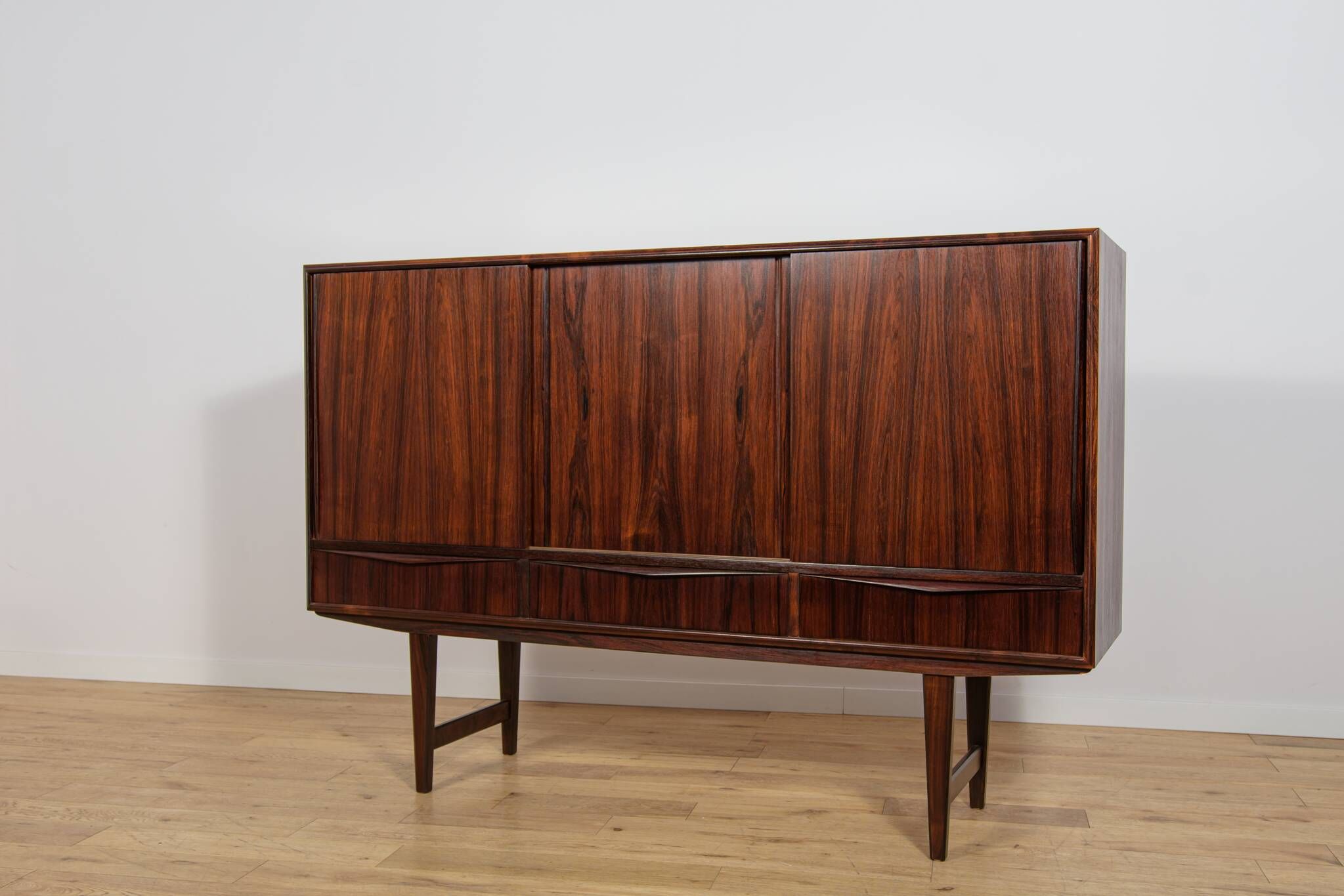 Commode en palissandre du milieu du siècle par E. W. Bach pour Sejling Skabe, Danemark, années 1960.
