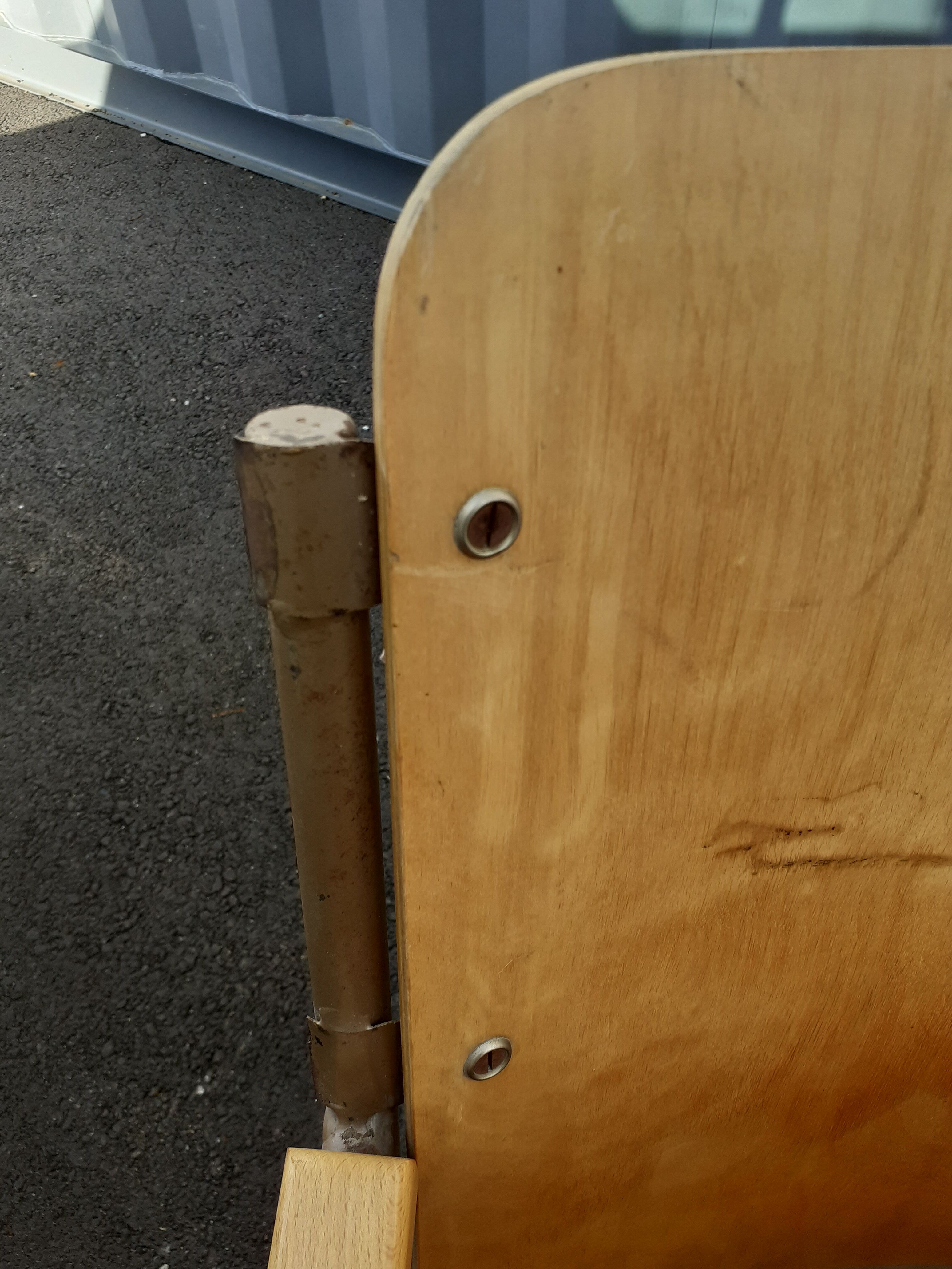 Wheelchair cinema theatre strapontin