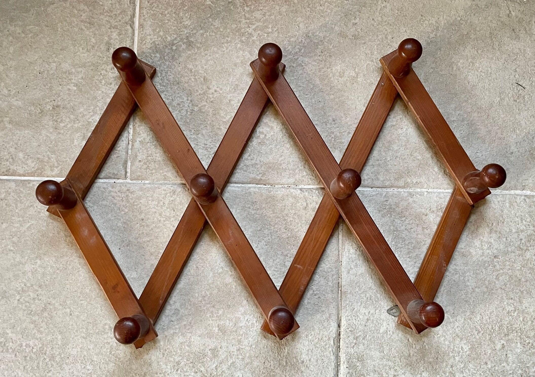 Patère extensible  en bois vintage