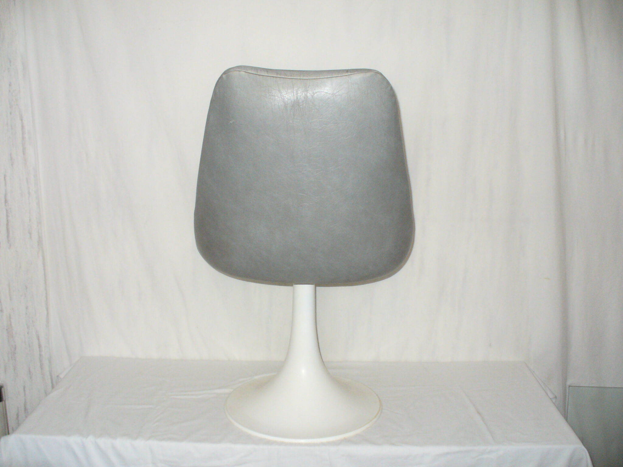 Tulip foot chair from the 60s - 70s