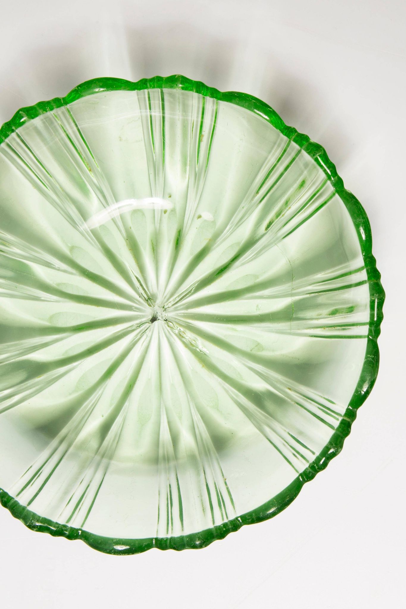 Vintage green decorative plate with flowers from the mid-century, Italy, 1960s.