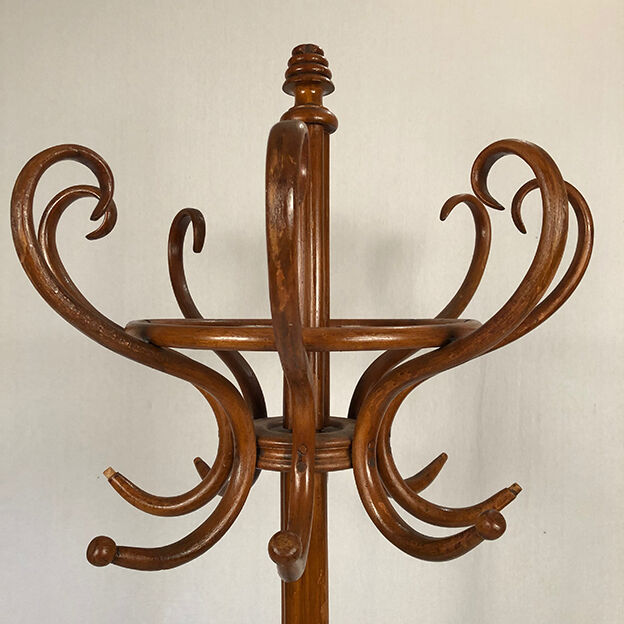 Parrot coat rack in bentwood