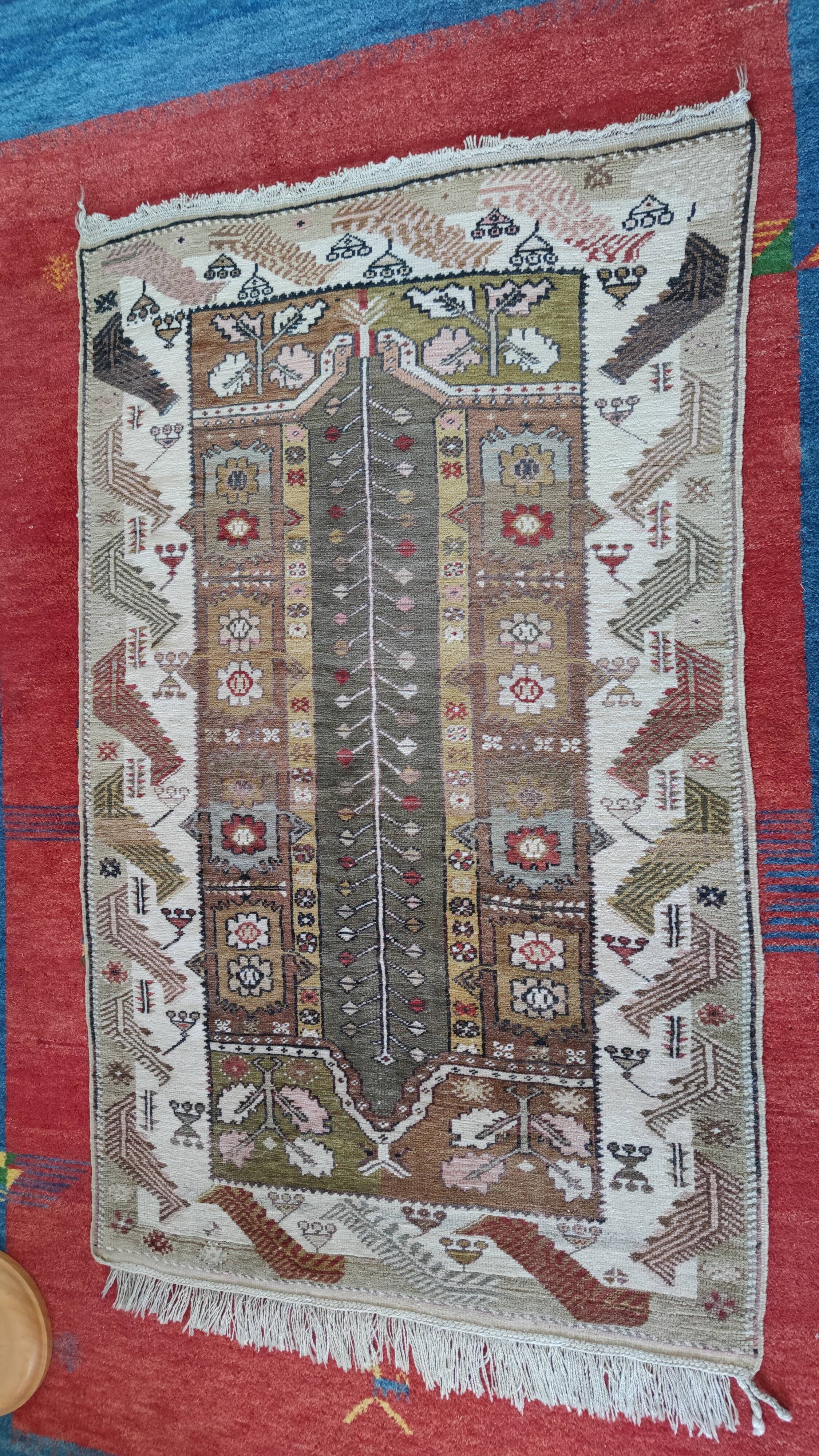 Anatolian carpet 182 x 115 cm