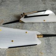 Paire d'appliques années 50 plexi et bakélite vintages