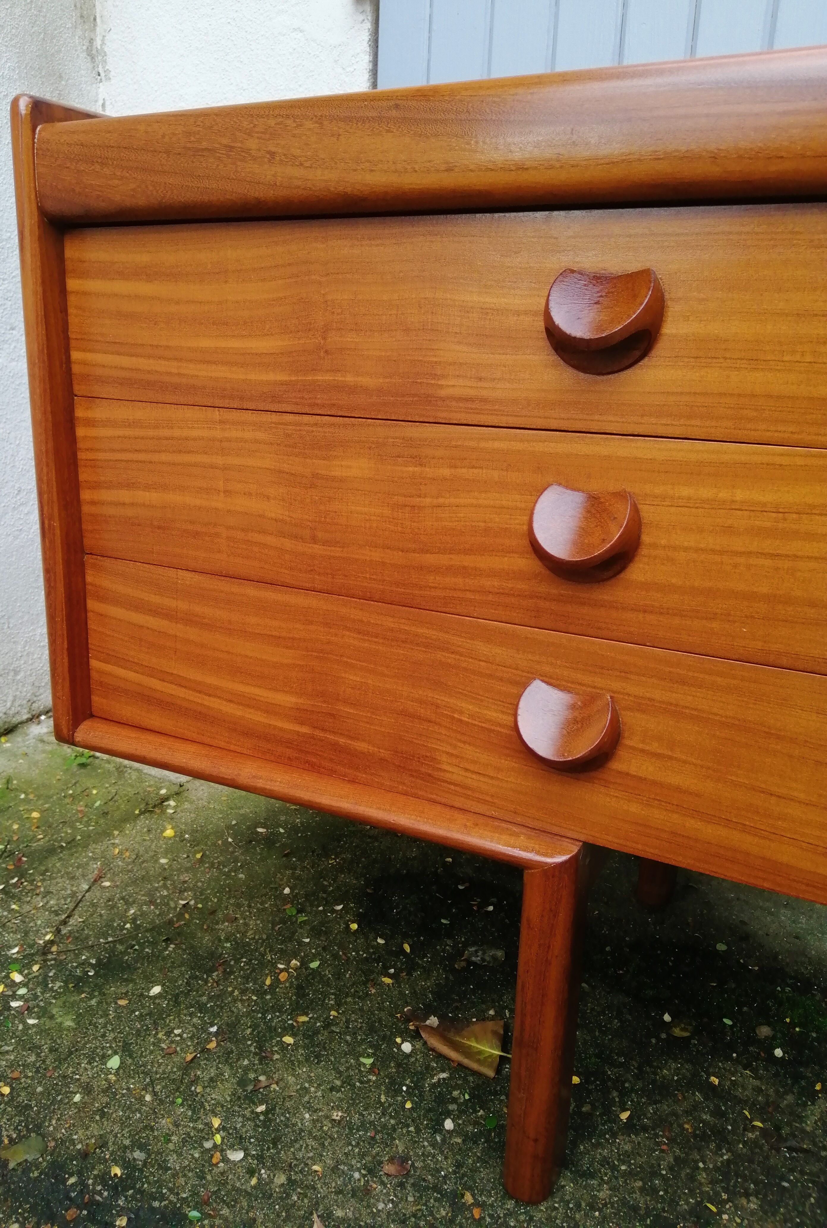 Teak dressing table from the 60s by White & Newton