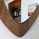 Miroir en noyer massif de style mid-century modern / scandinave