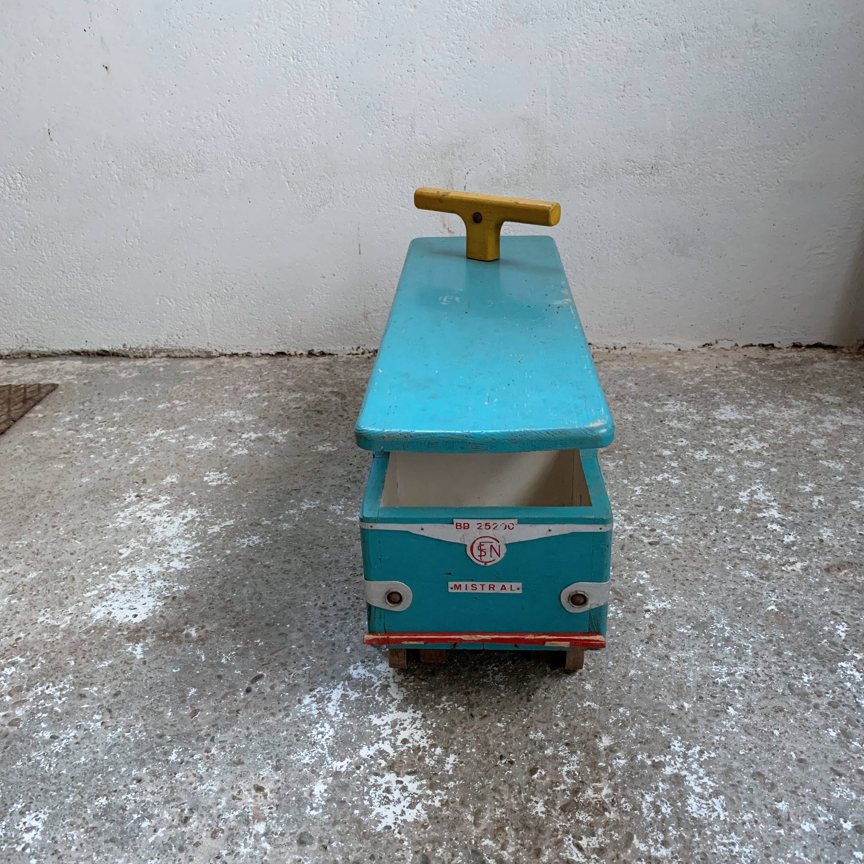 Former carrier Toy locomotive SNCF