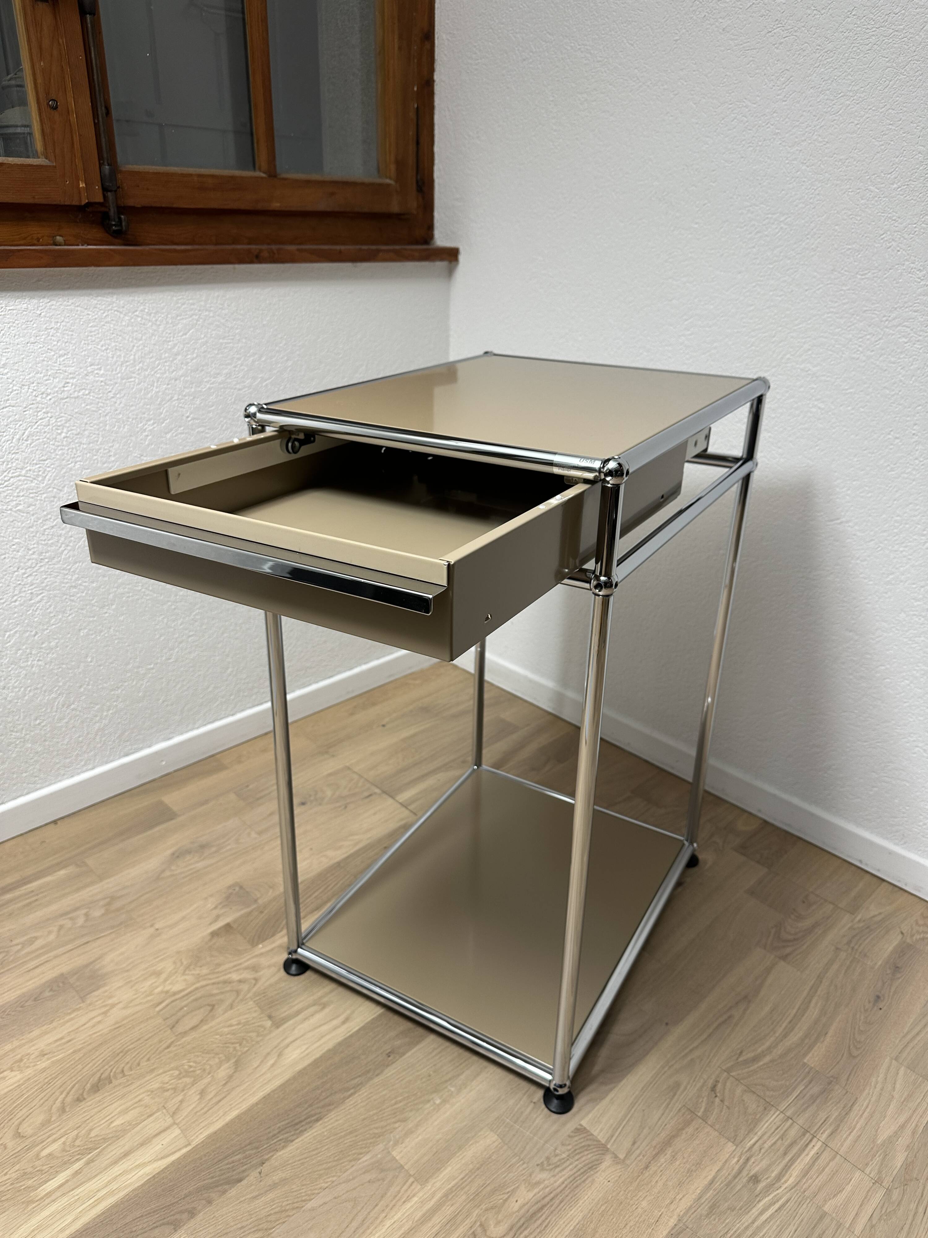 USM Haller side table in Beige