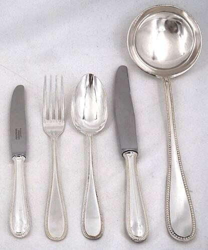 25-piece cutlery set François Frionnet in silver-plated metal, bead decoration.