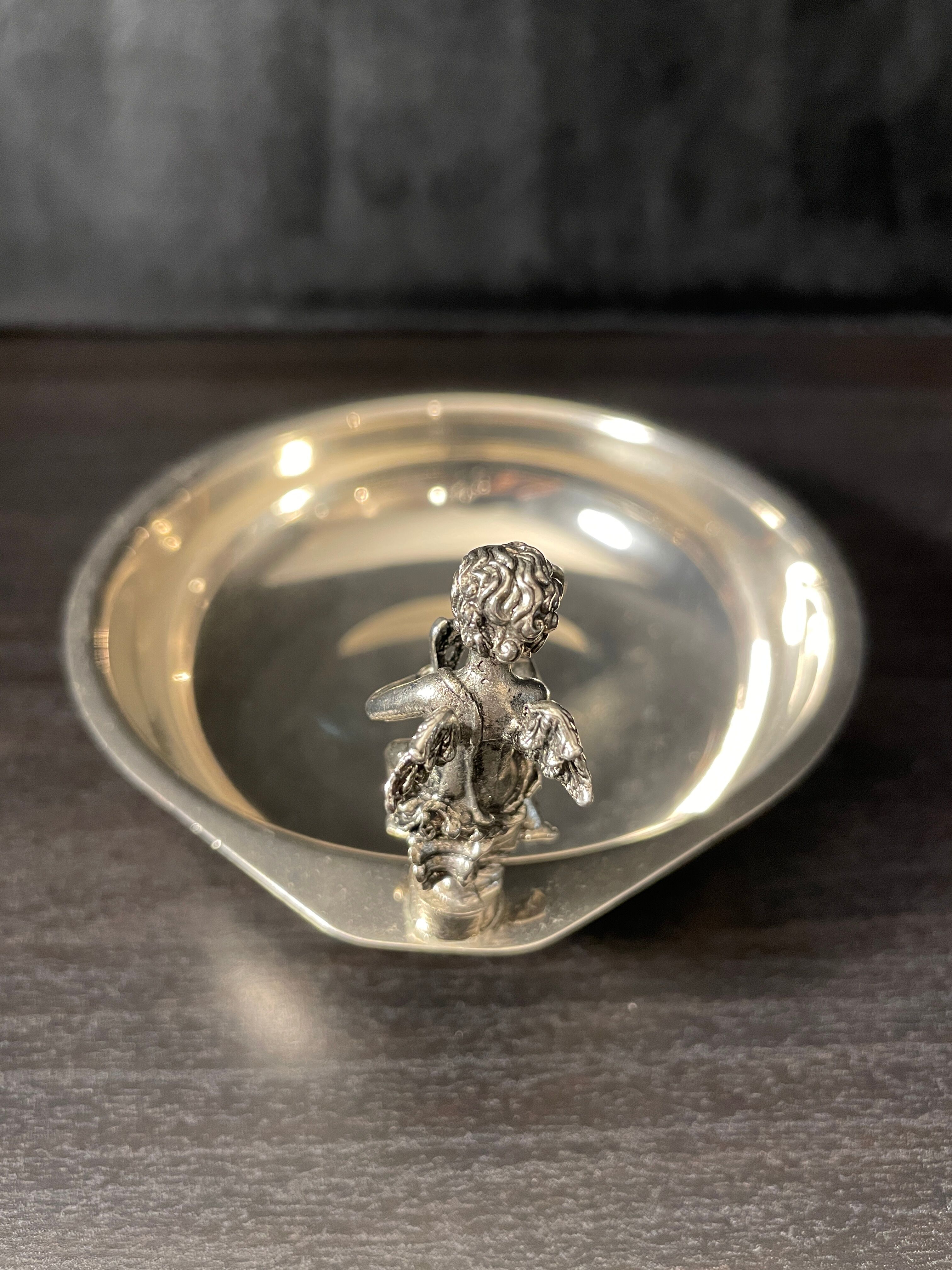 Angel pocket emptier