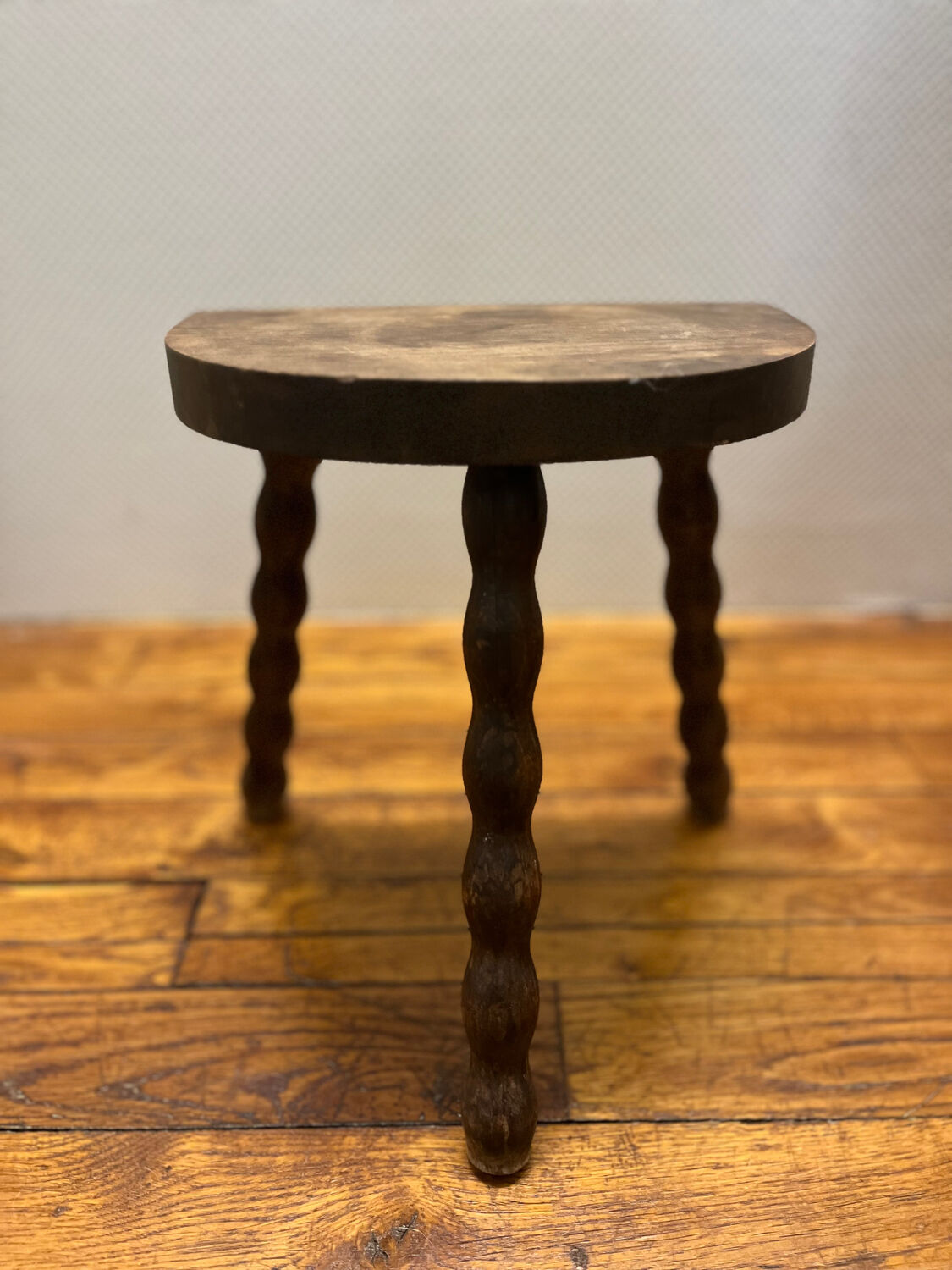 Vintage tripod stool from the 50s/60s