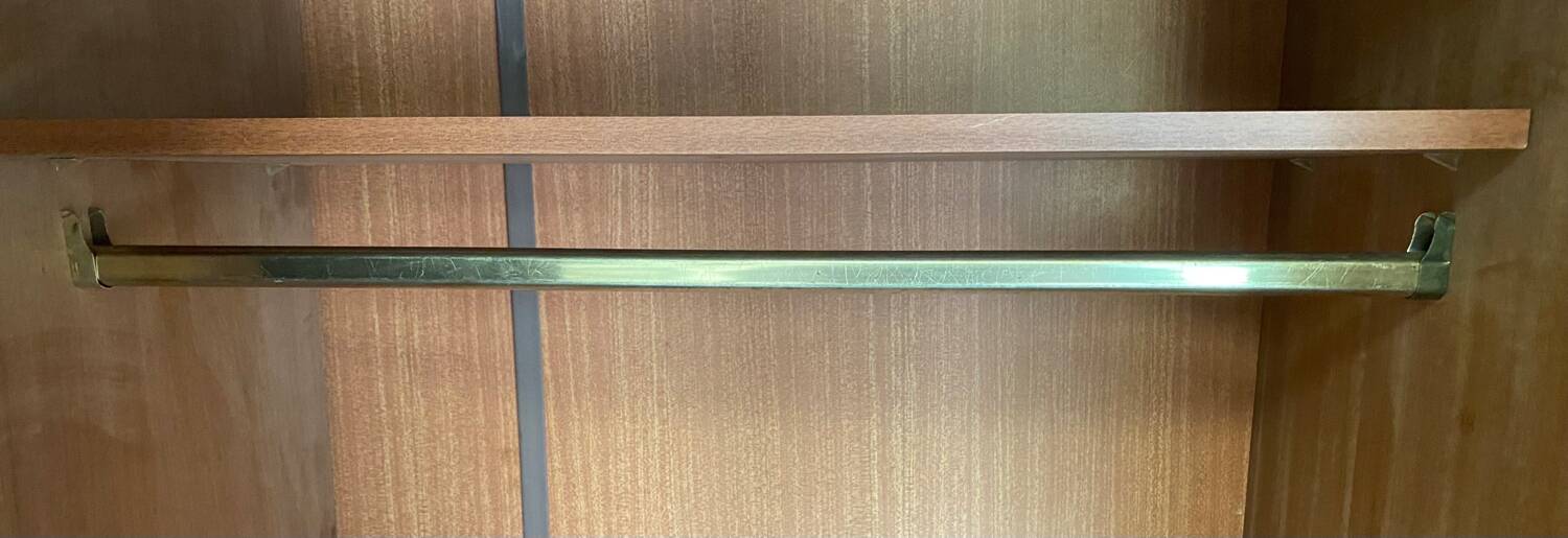 Armoire vintage pieds compas