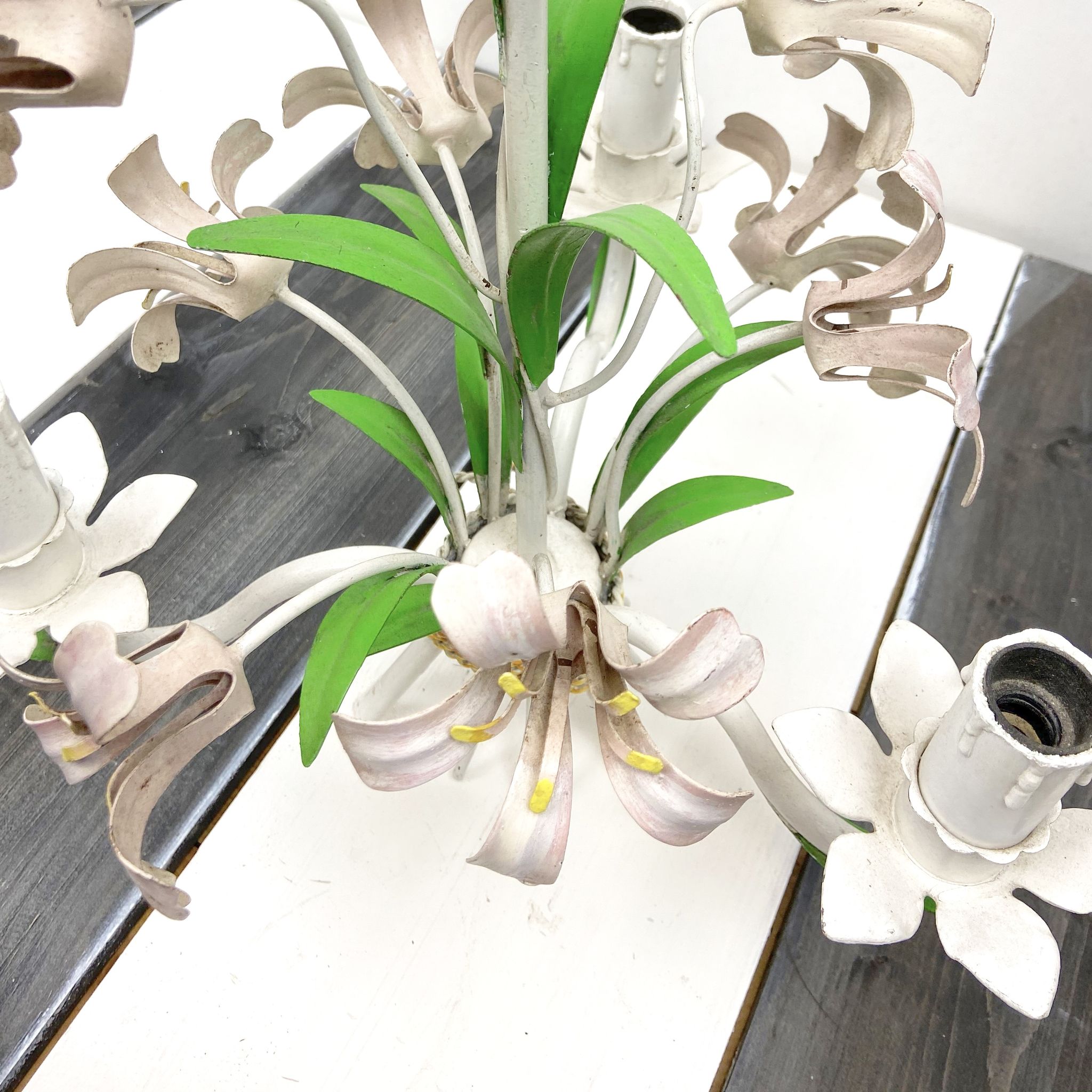 Chandelier bouquet of flowers in painted metal - flowers and foliage in volume - 3 ampoules