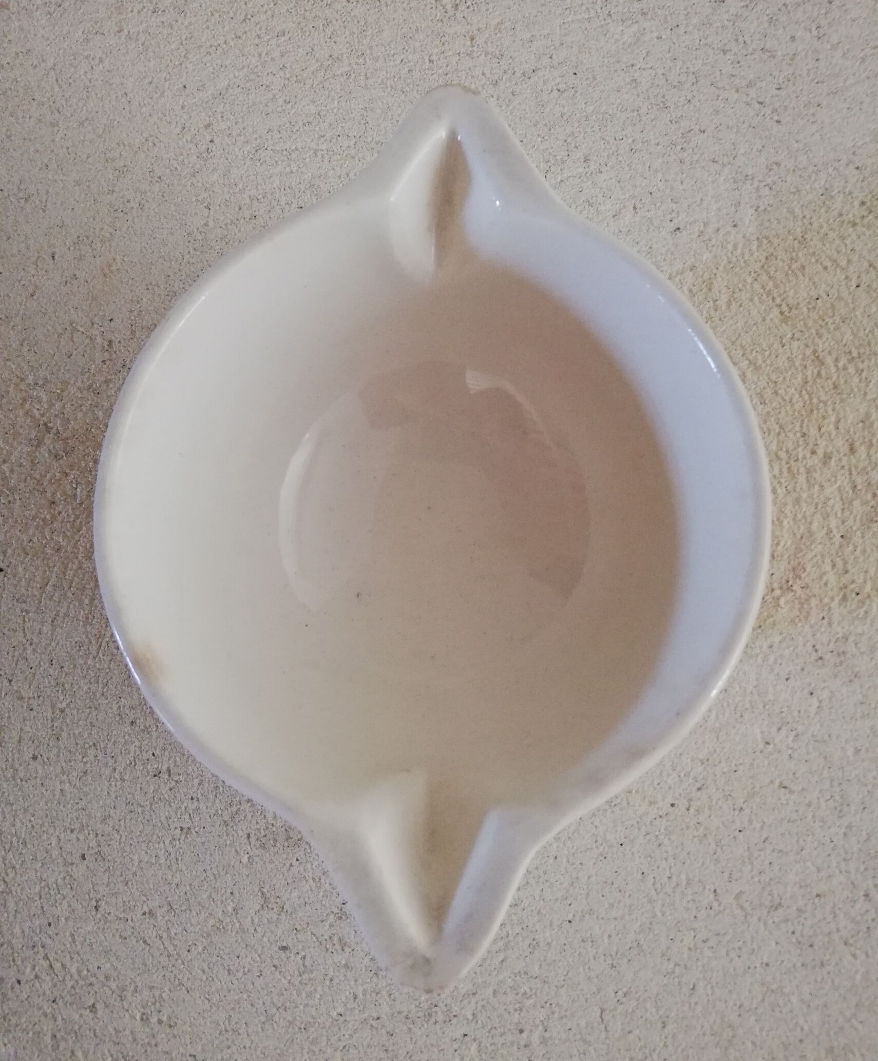 Double spout iron earth