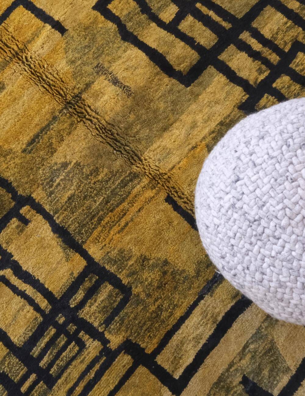 High-Quality Beni Mrirt Rug - 313 x 206 cm