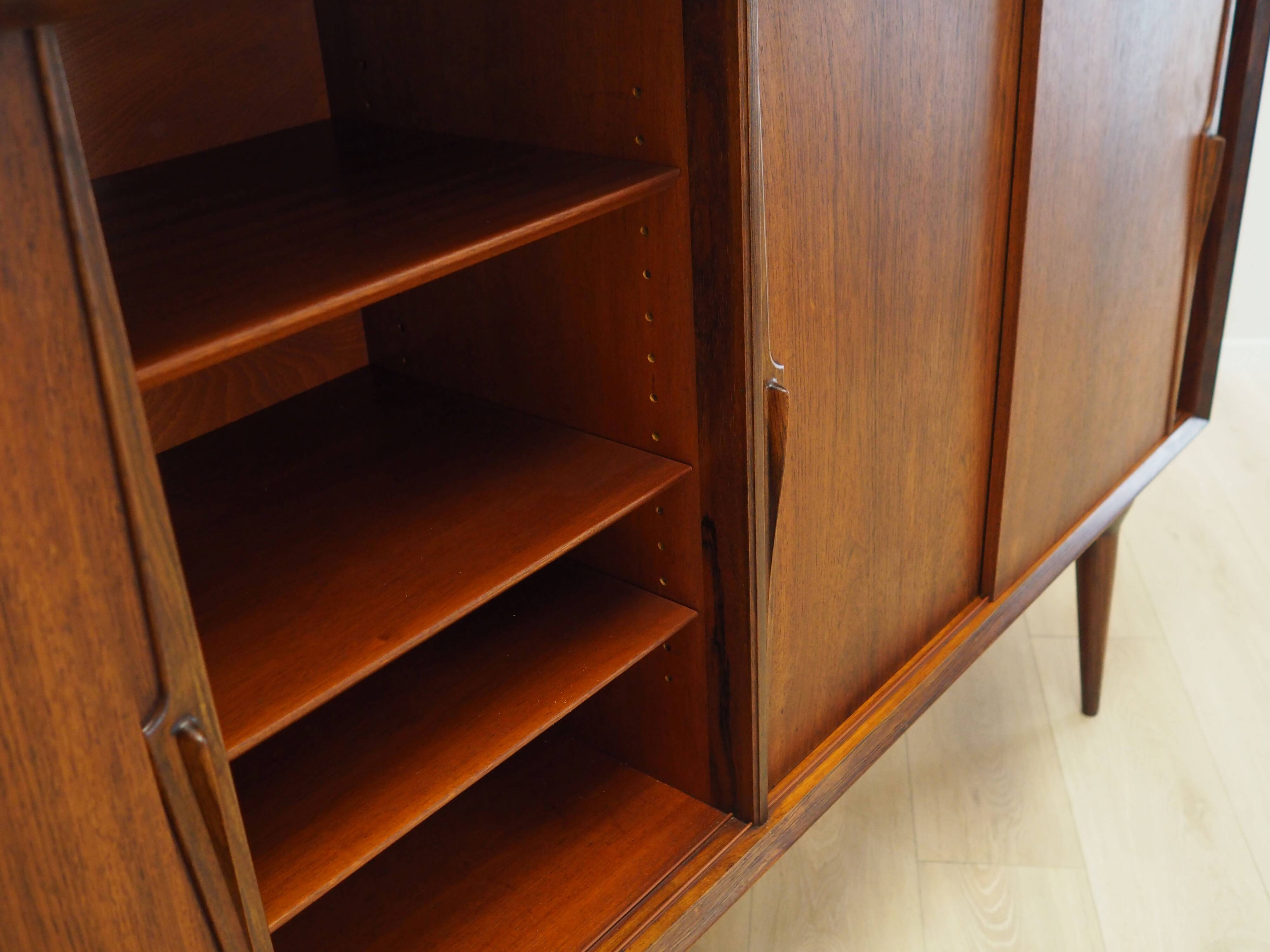 Buffet haut en palissandre, design danois, années 1970, fabricant : Omann Jun