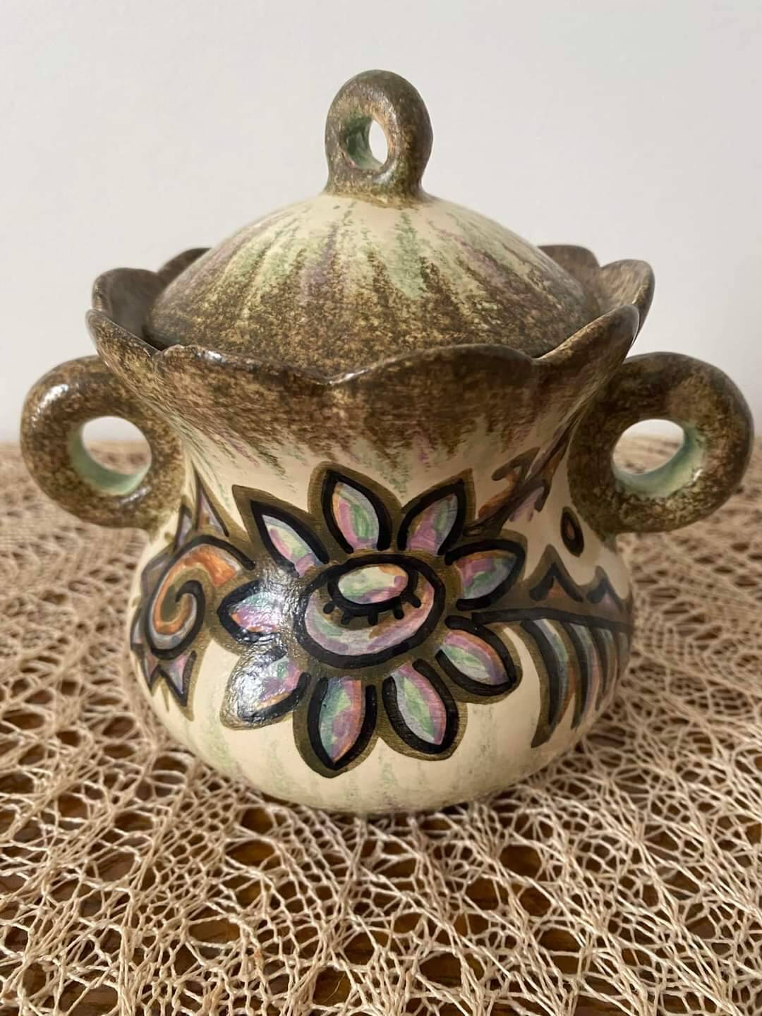Ceramic sugar bowl signed Paul Fouillen (Ceramicist from Quimper)