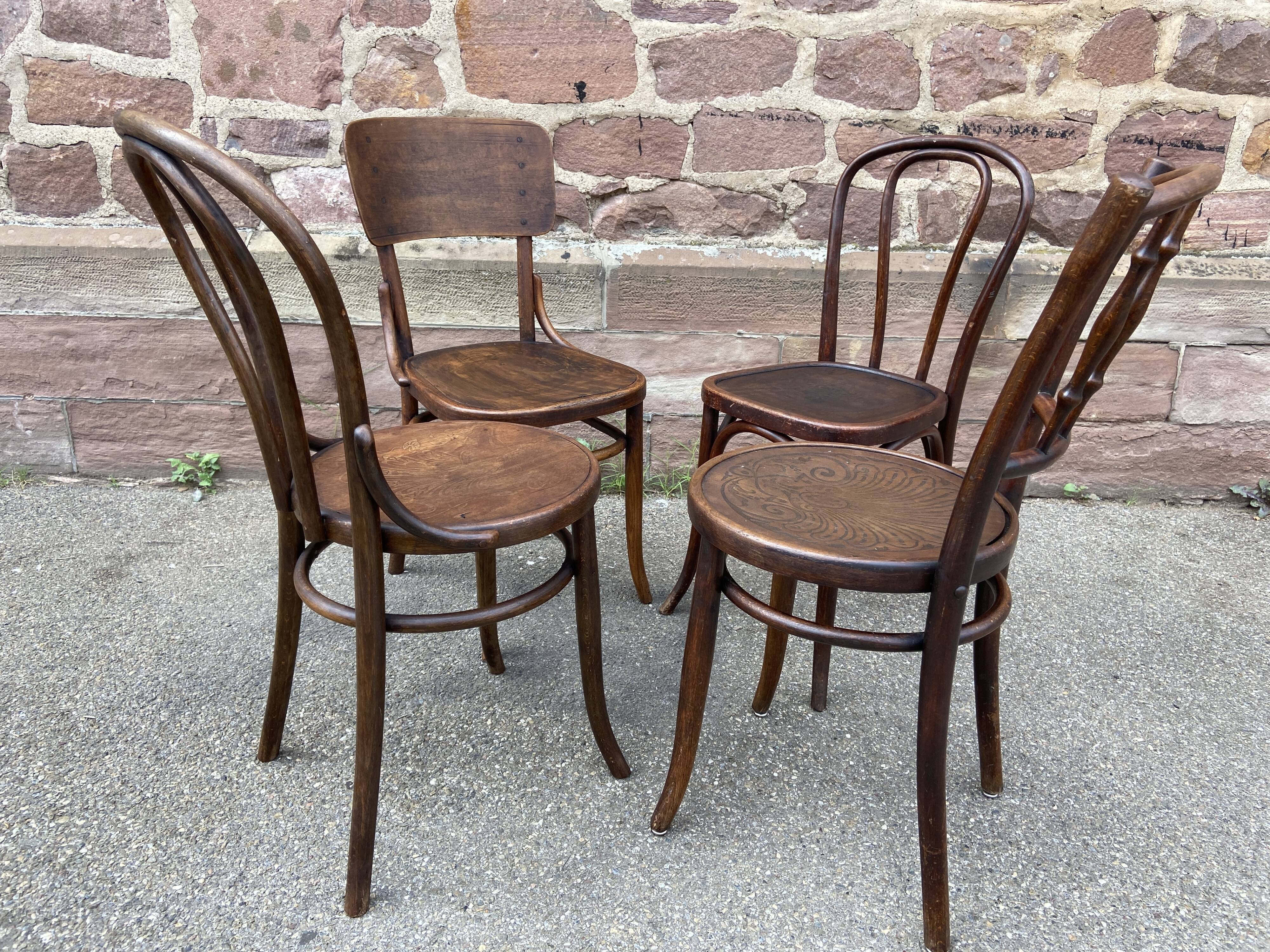 Lot de 4 chaises bistrot dépareillé bois courbé