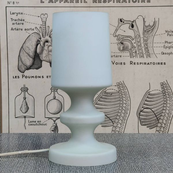 Lampe de table Ivan Jakes opaline blanche satiné 1960