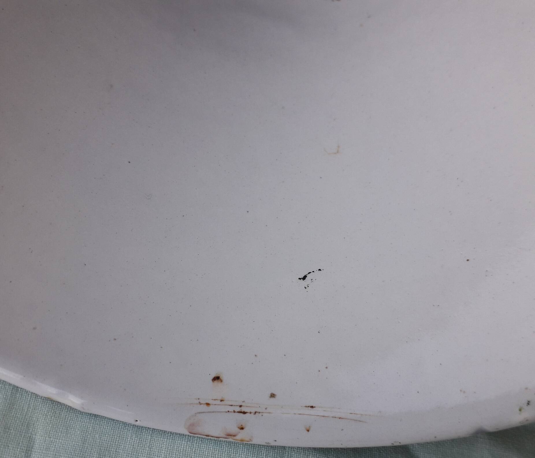 Enamelled sheet metal lampshade