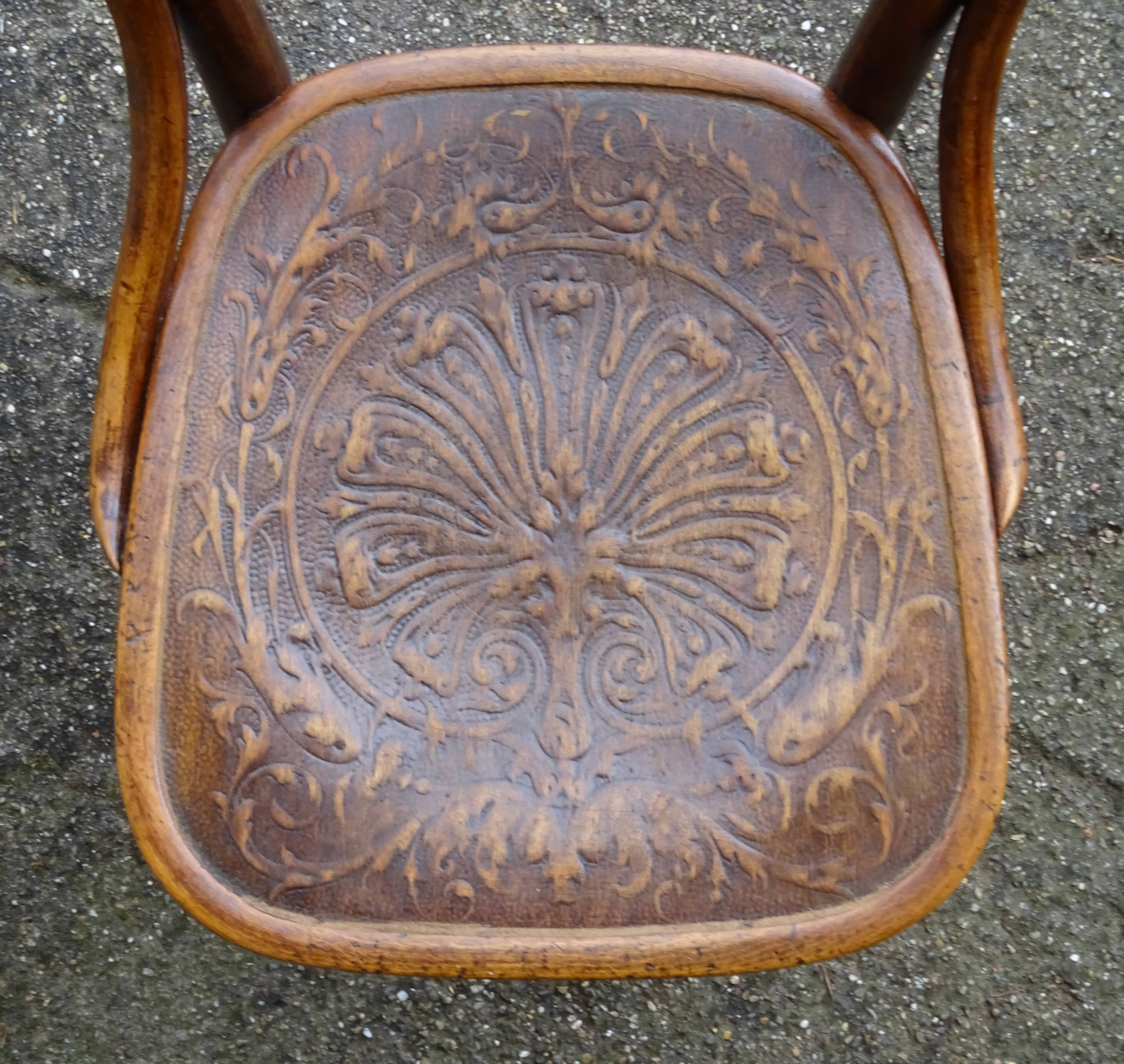 Chaises Kohn N°55 hauteu assise 46 cm