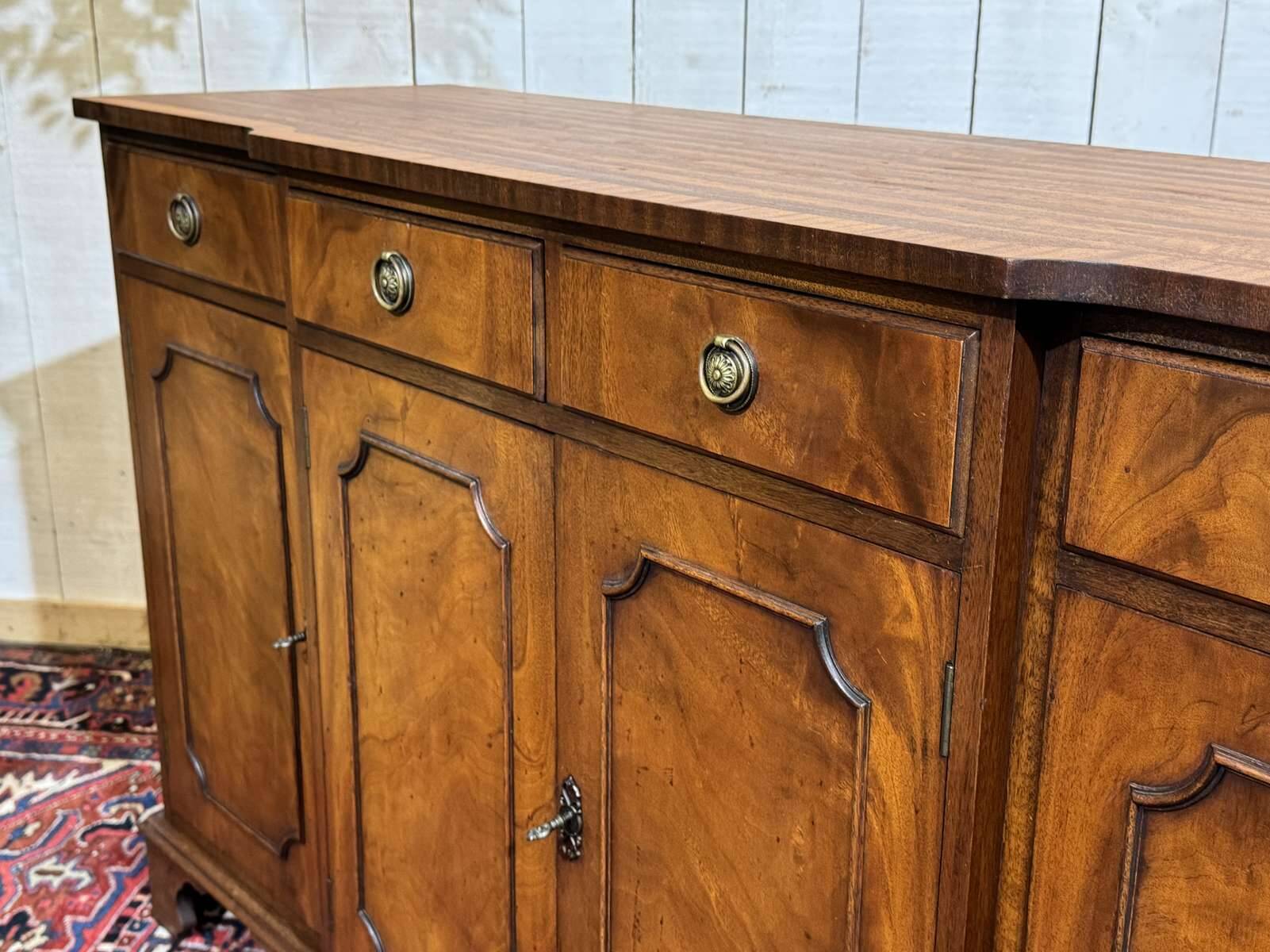 Enfilade with 4 English doors from the 1950s in mahogany.