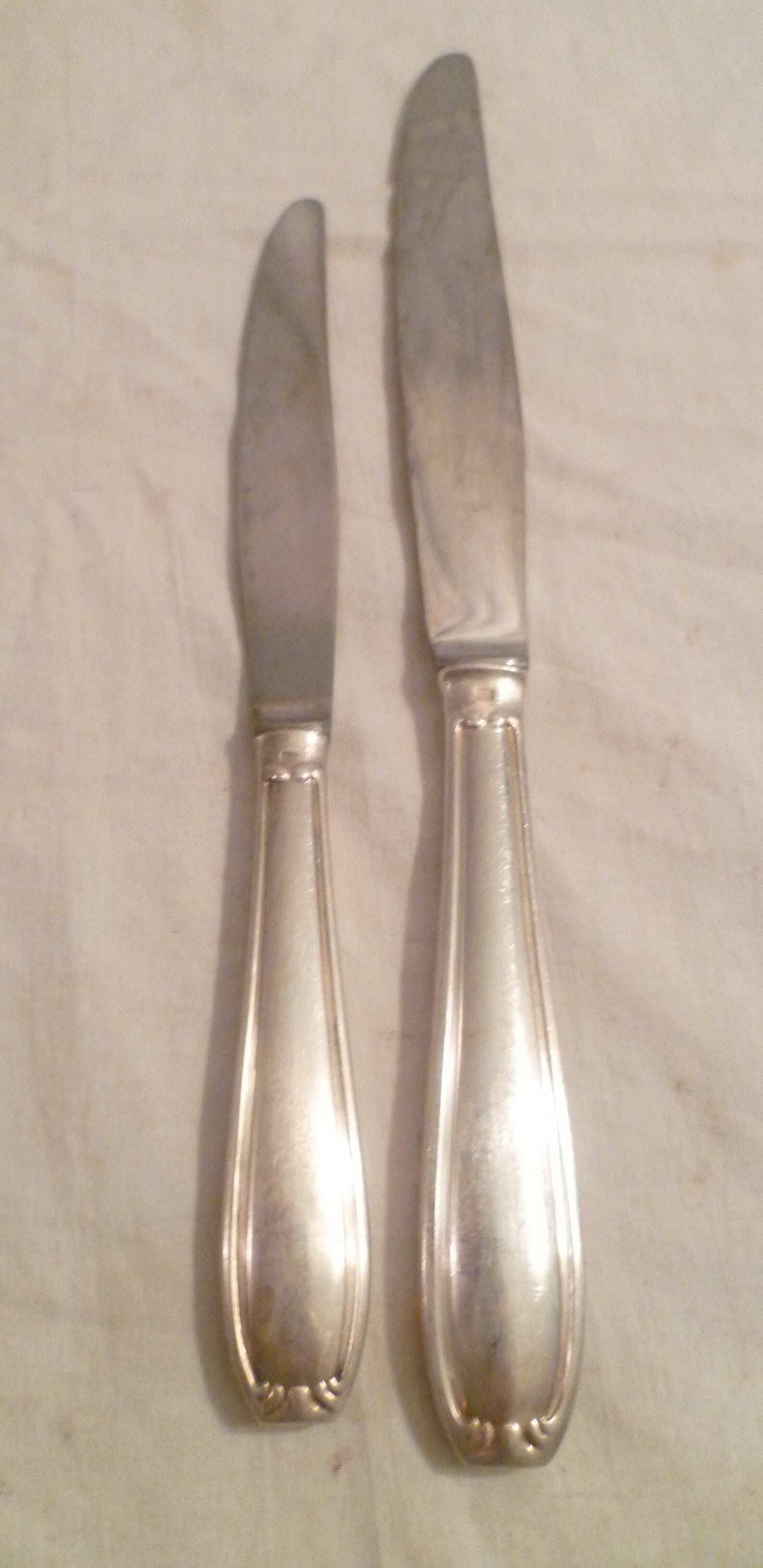 Set of 7 table knives & 5 fruit/cheese knives in silver art deco style