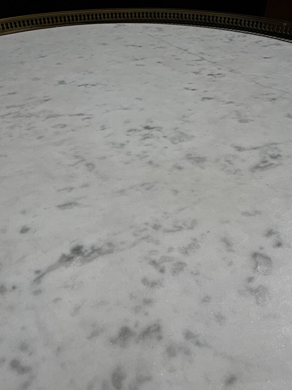 Bouillotte table in Louis XVI style, marble and brass.