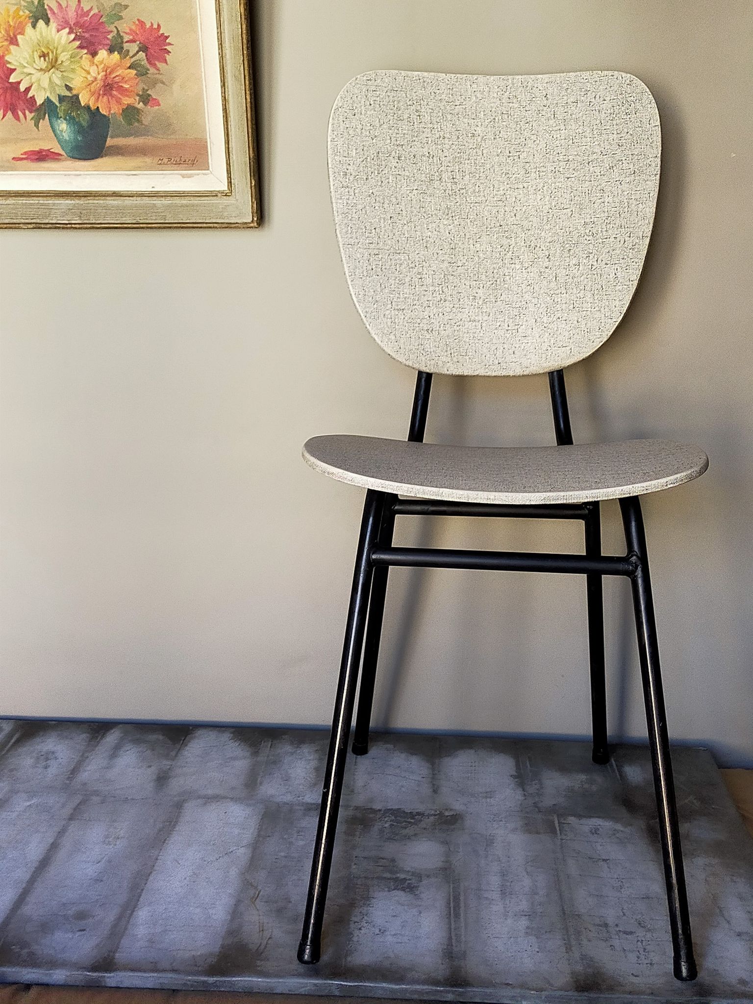 Speckled skaï chair and feet black metal tubes 50s