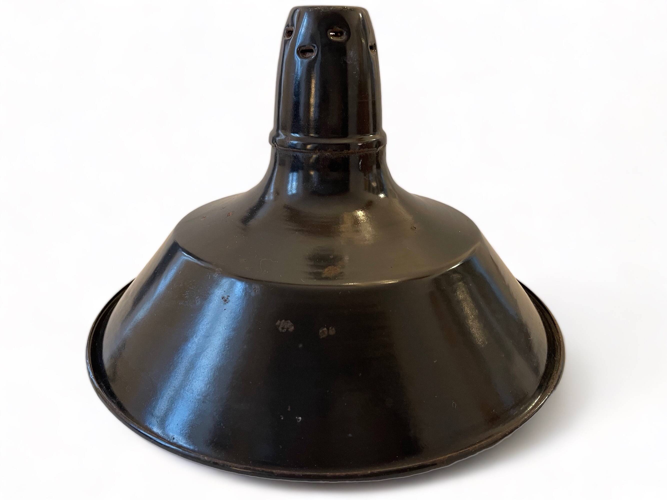 Lampshade in enamelled sheet metal 1950, industrial decoration, n2