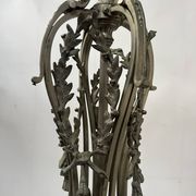 Napoleon III chandelier in bronze and alabaster with eight light arms, 19th century.