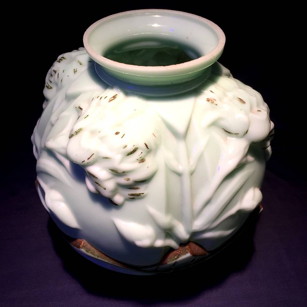 1930s-1940s vase in green opaline with floral decoration