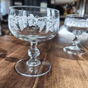 Set of 6 vintage glass champagne glasses with grape cluster filigree