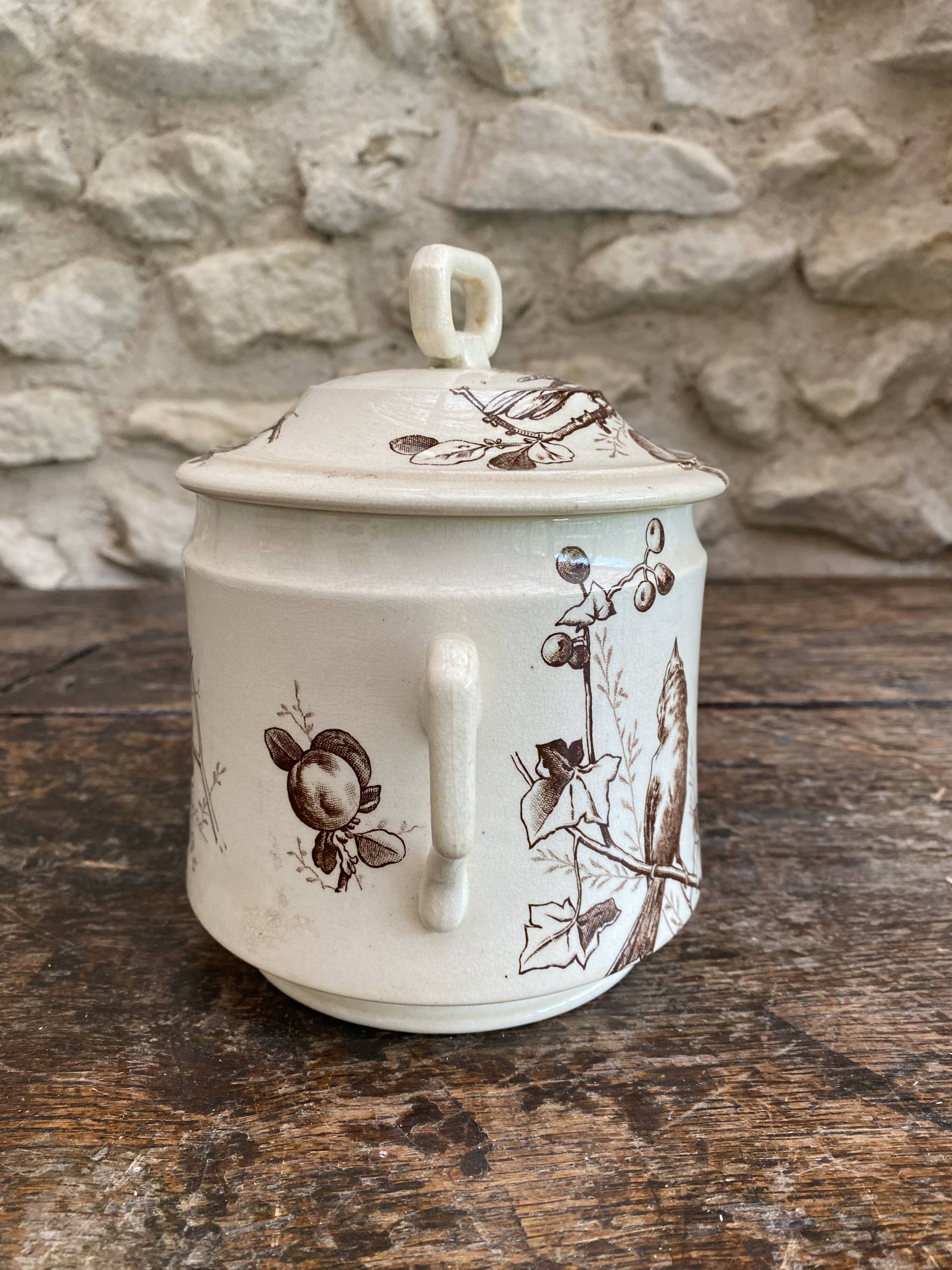 Earthenware bonbonnière