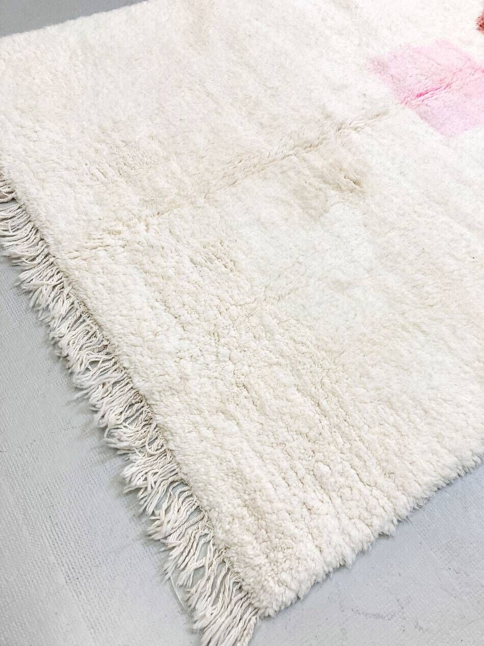 Traditional handmade Azilal rug 150 x 250 cm