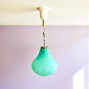 Lustre en verre opalin turquoise des années 50