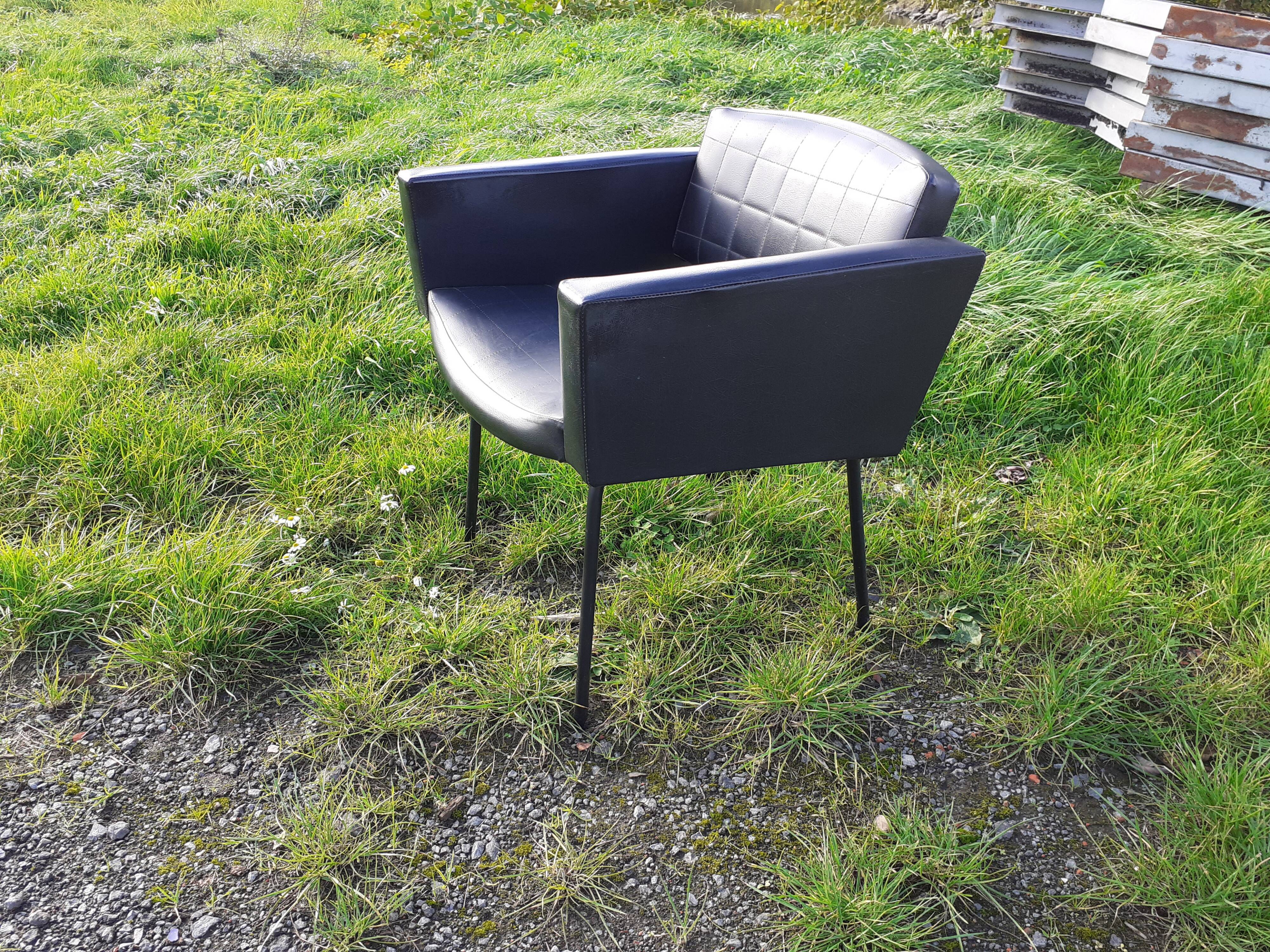 Fauteuil 'Conseil' de Pierre Guariche pour Meurop années 60