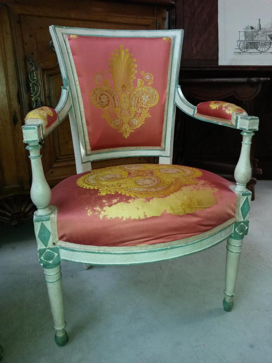 Pair of lacquered chairs Executive