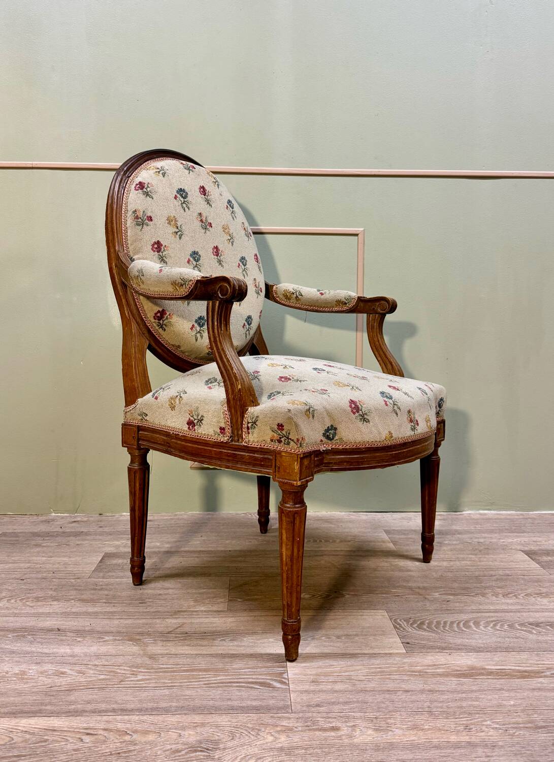 Medallion armchair in natural wood from louis xvi xviii eme century