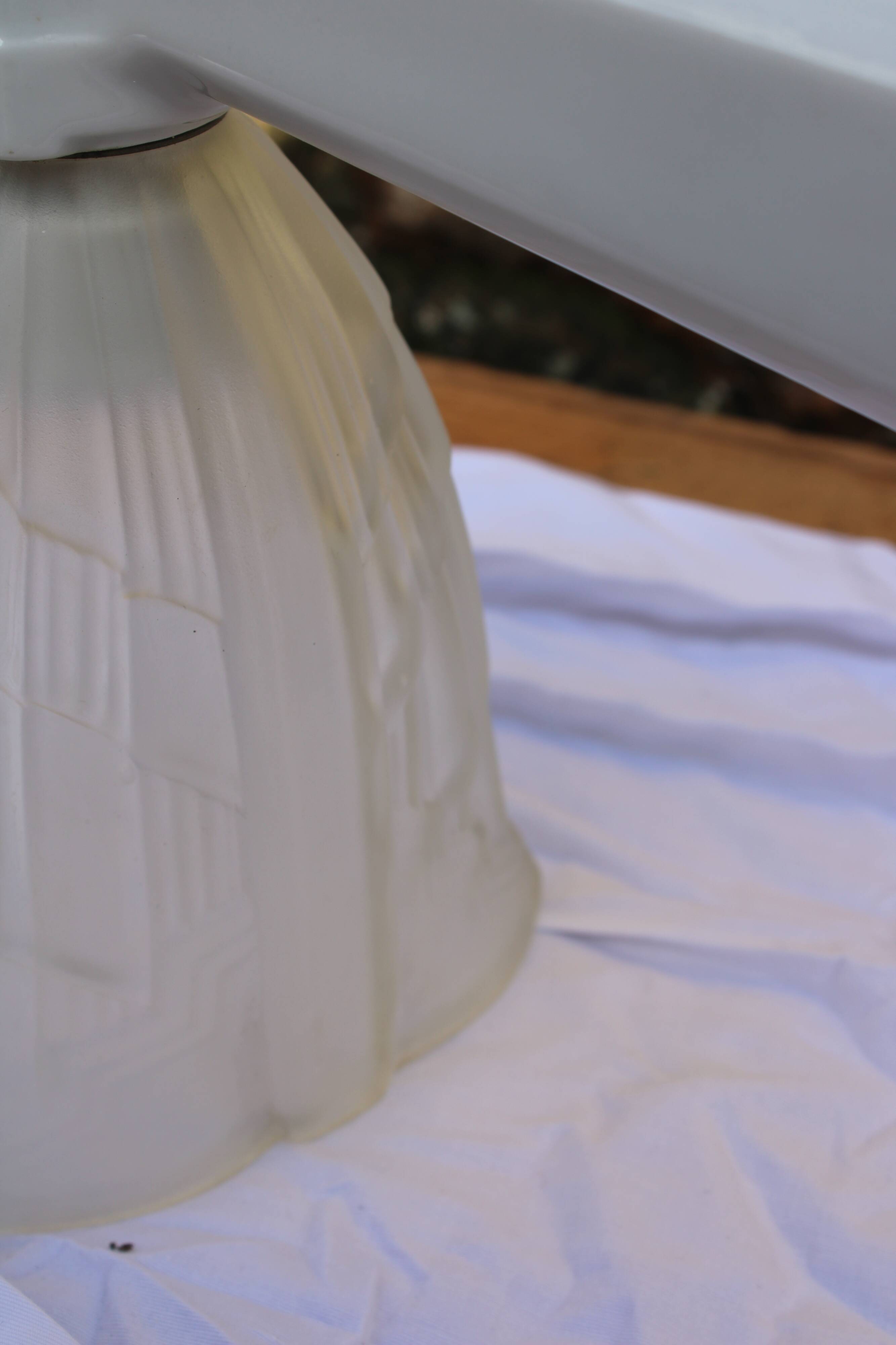 Porcelain and frosted glass wall light