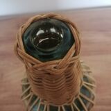Bouteille habillée d'osier tressé