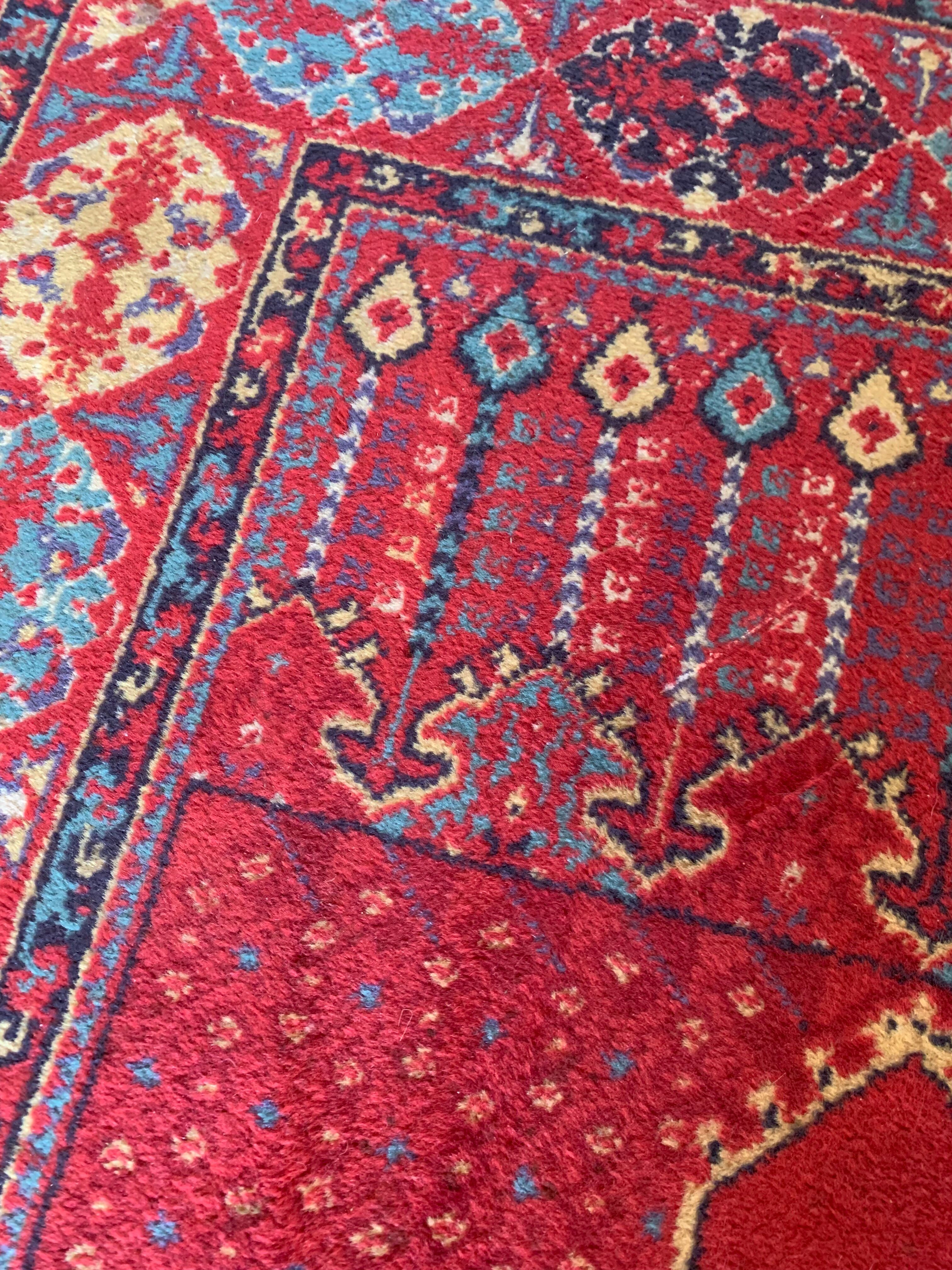Tapis de prière à arcs et colonnes